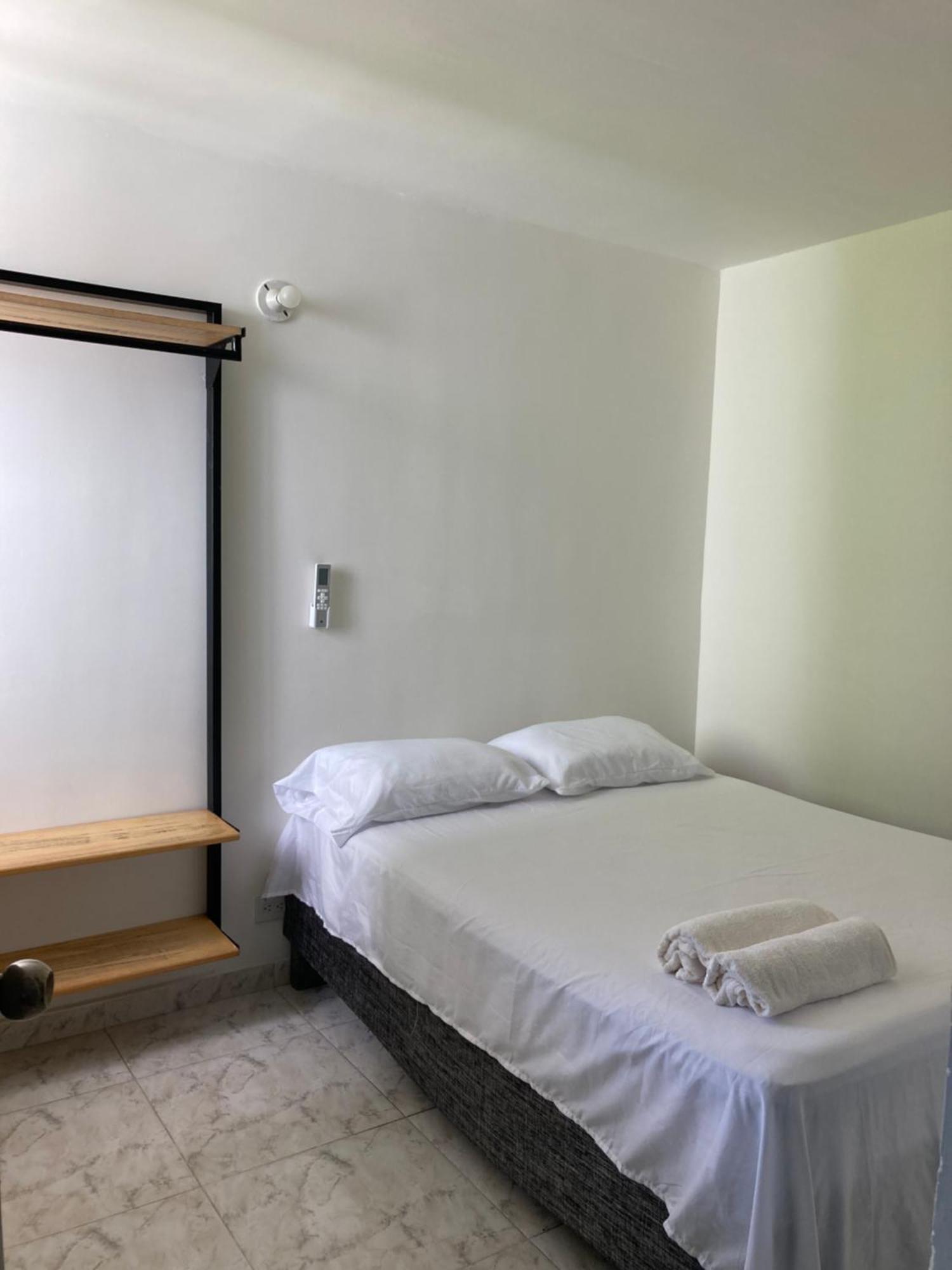 Seis Personas En Apartamento