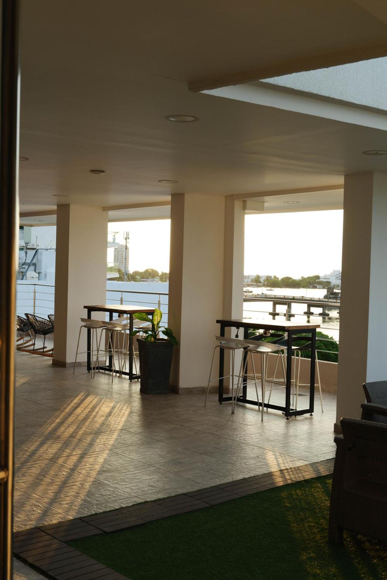 Bahia 79 Apartasuites Cerca Al Centro Aparthotel