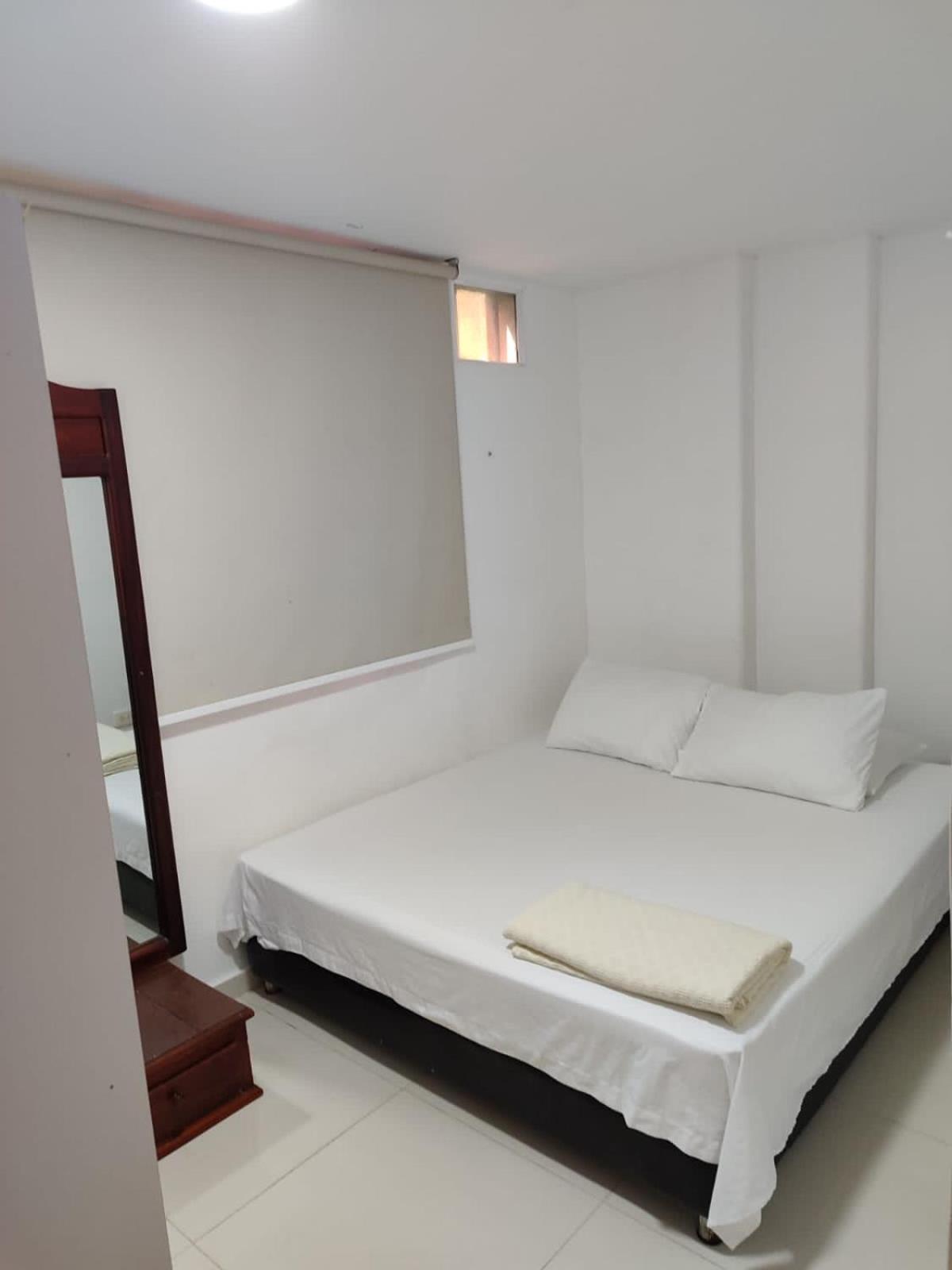 Apartamento Lindo De 3 Alcobas Y De Dos Comodo Linda En *