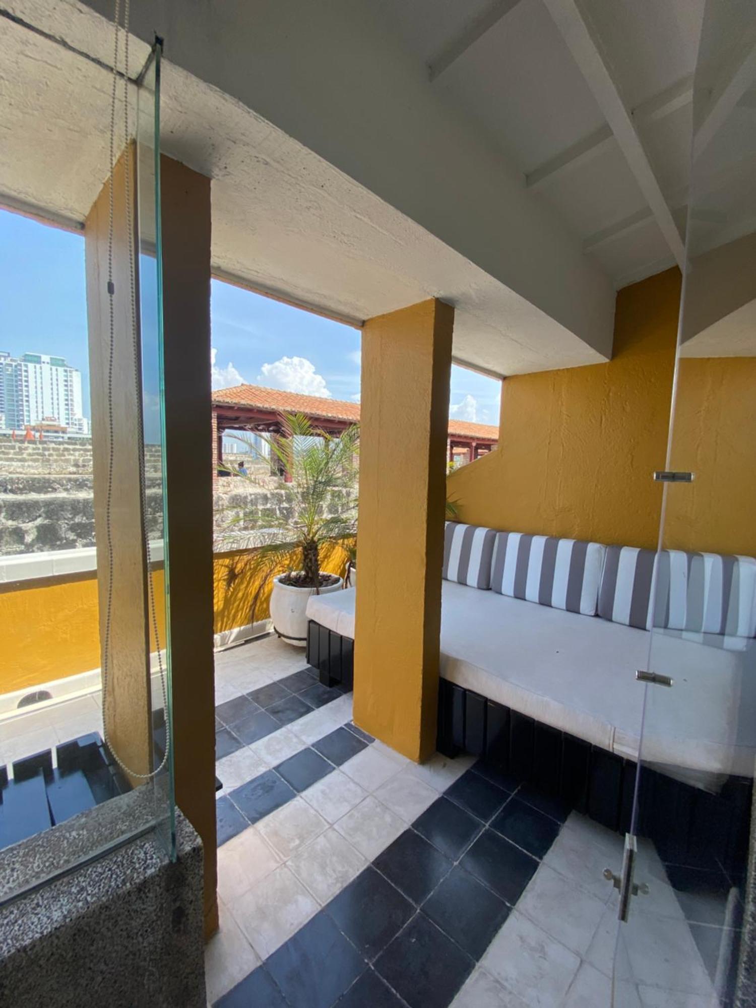 Apartamento Duplex Vista Al Mar Y Murallas Nuevo En La Ciudad Amurallada Apartment