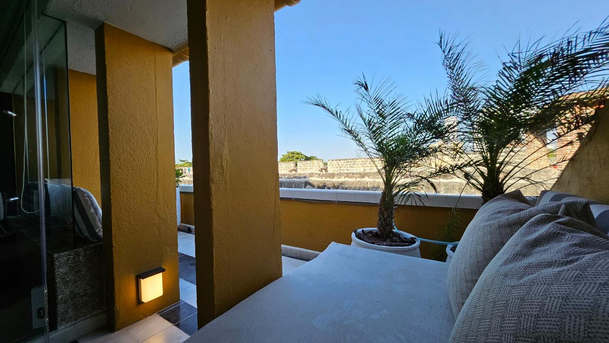 Apartamento Duplex Vista Al Mar Y Murallas Nuevo En La Ciudad Amurallada