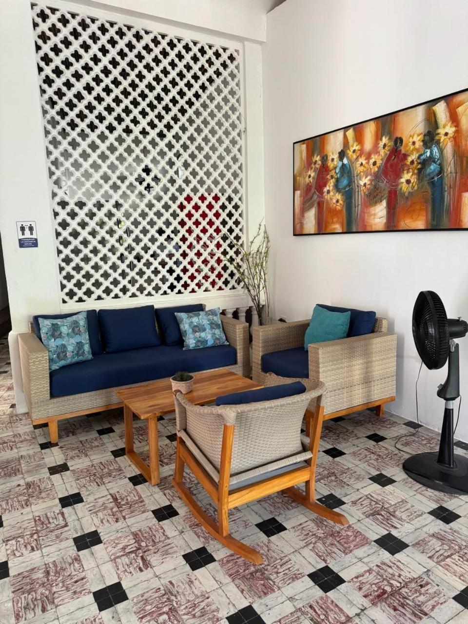 1811 Hostel *