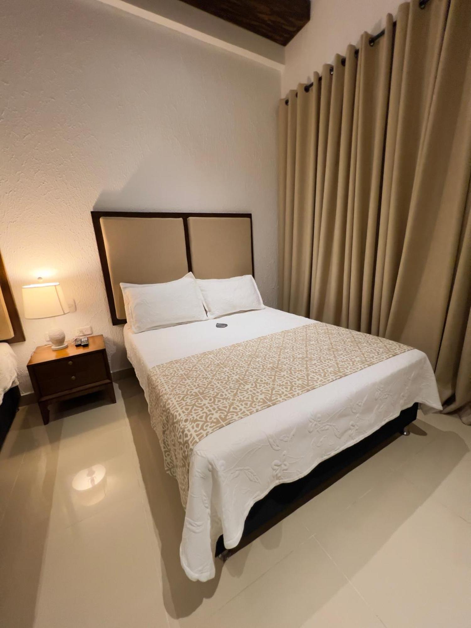 Dorado Plaza Centro Historico Hotel 3*