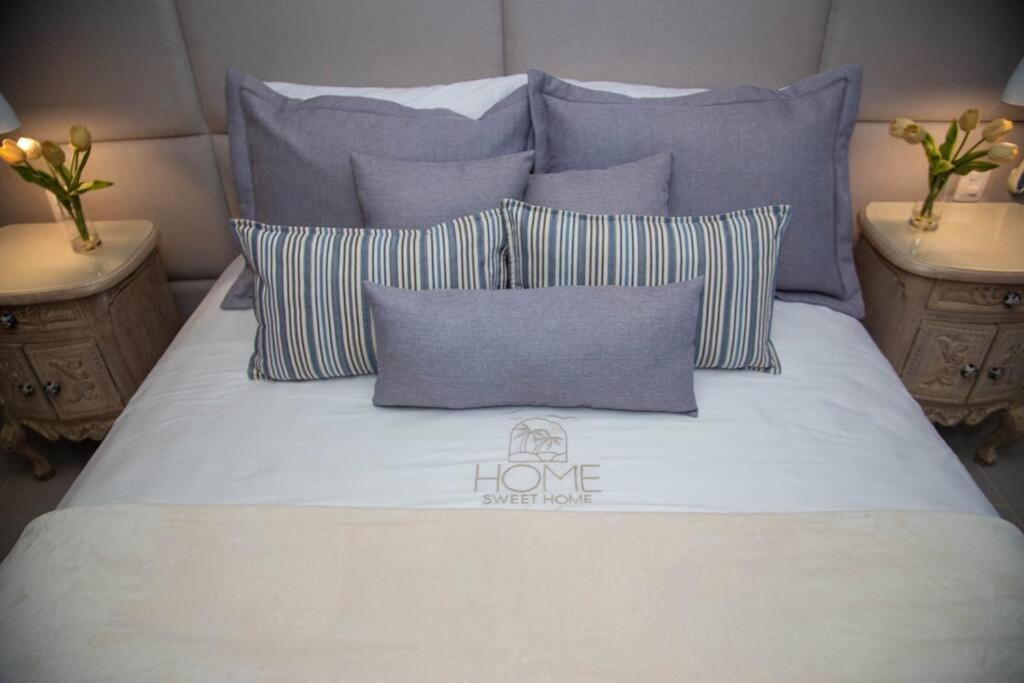 Luxury Beachfront - Morros City Apartment