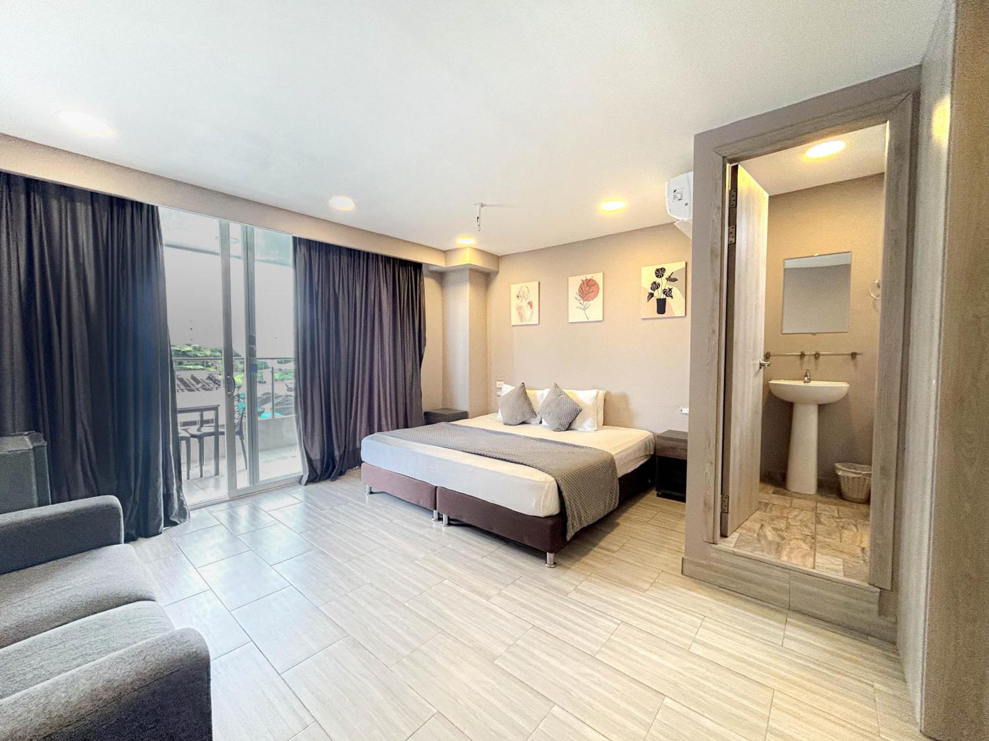 Aparthotel Bahia 79 Apartasuites Cerca Al Centro