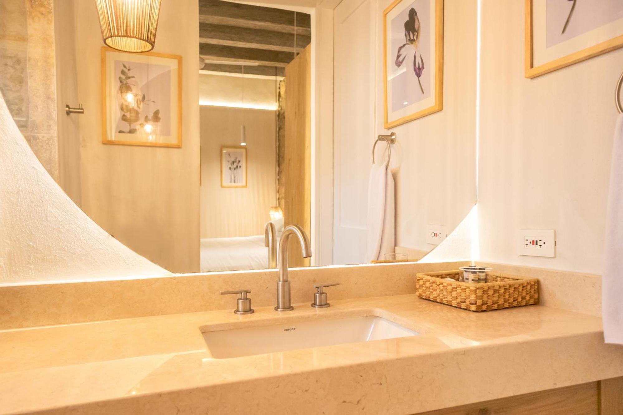 Hotel De La Mantilla 4*