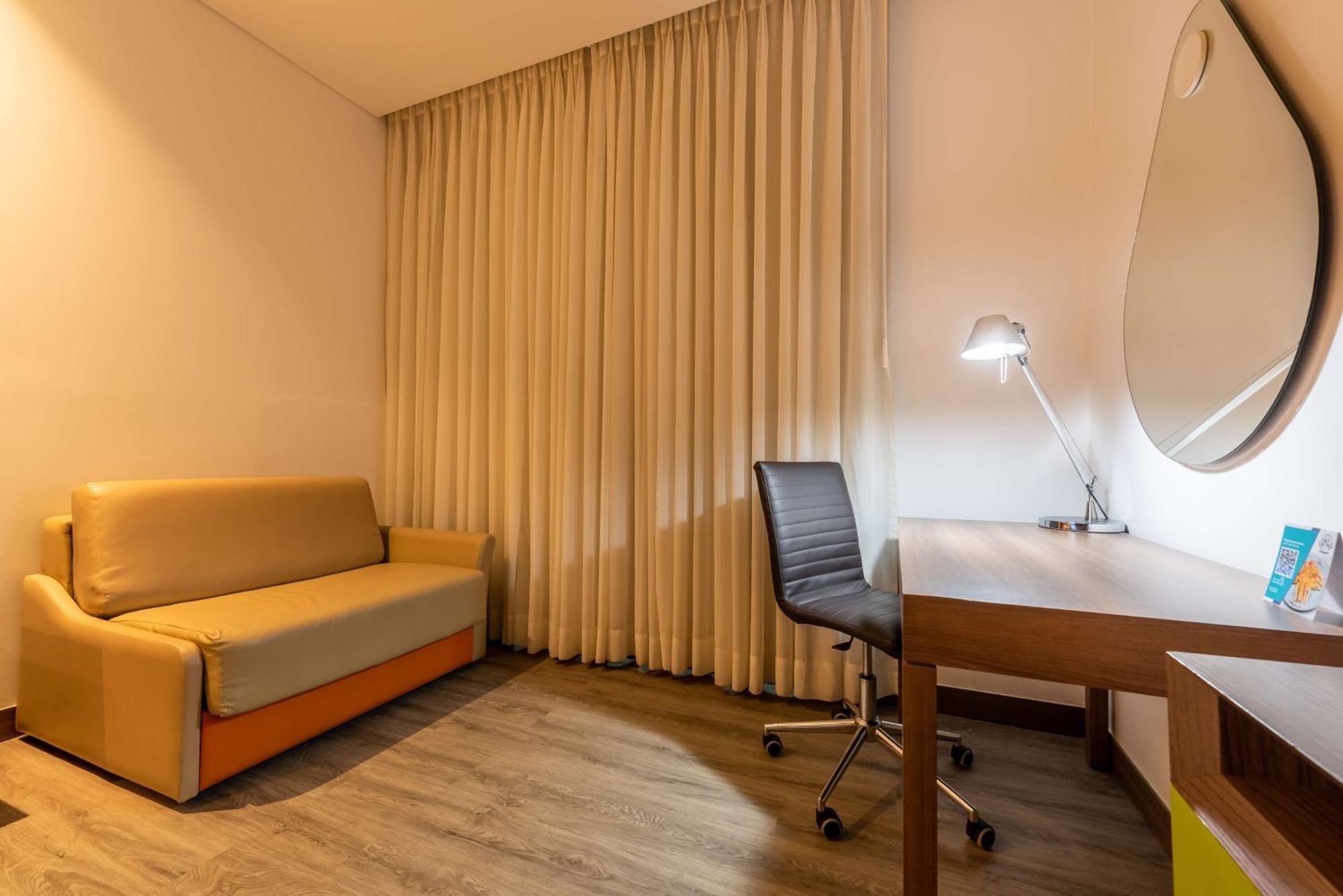 Hampton By Hilton