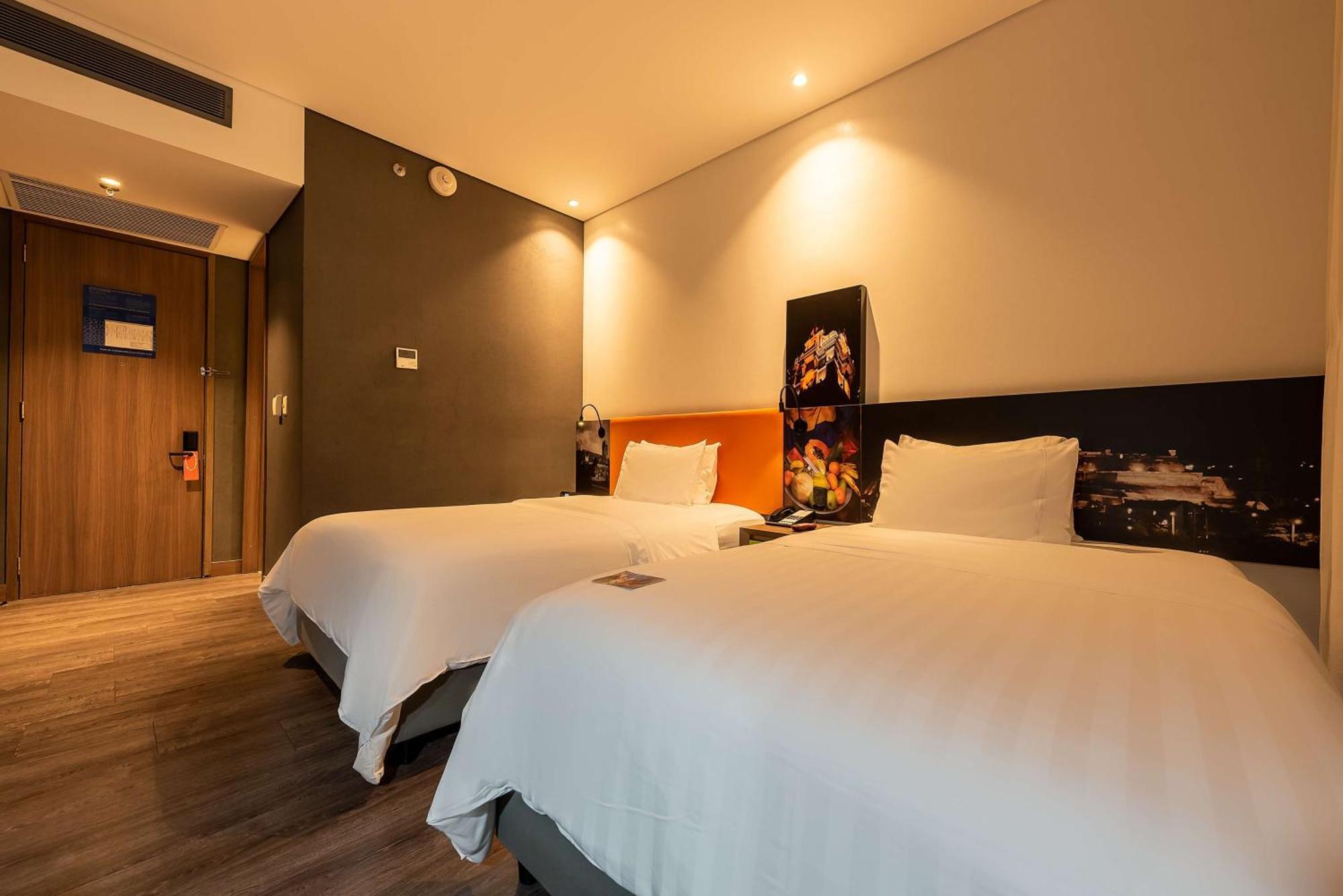 Hampton By Hilton Hotel
