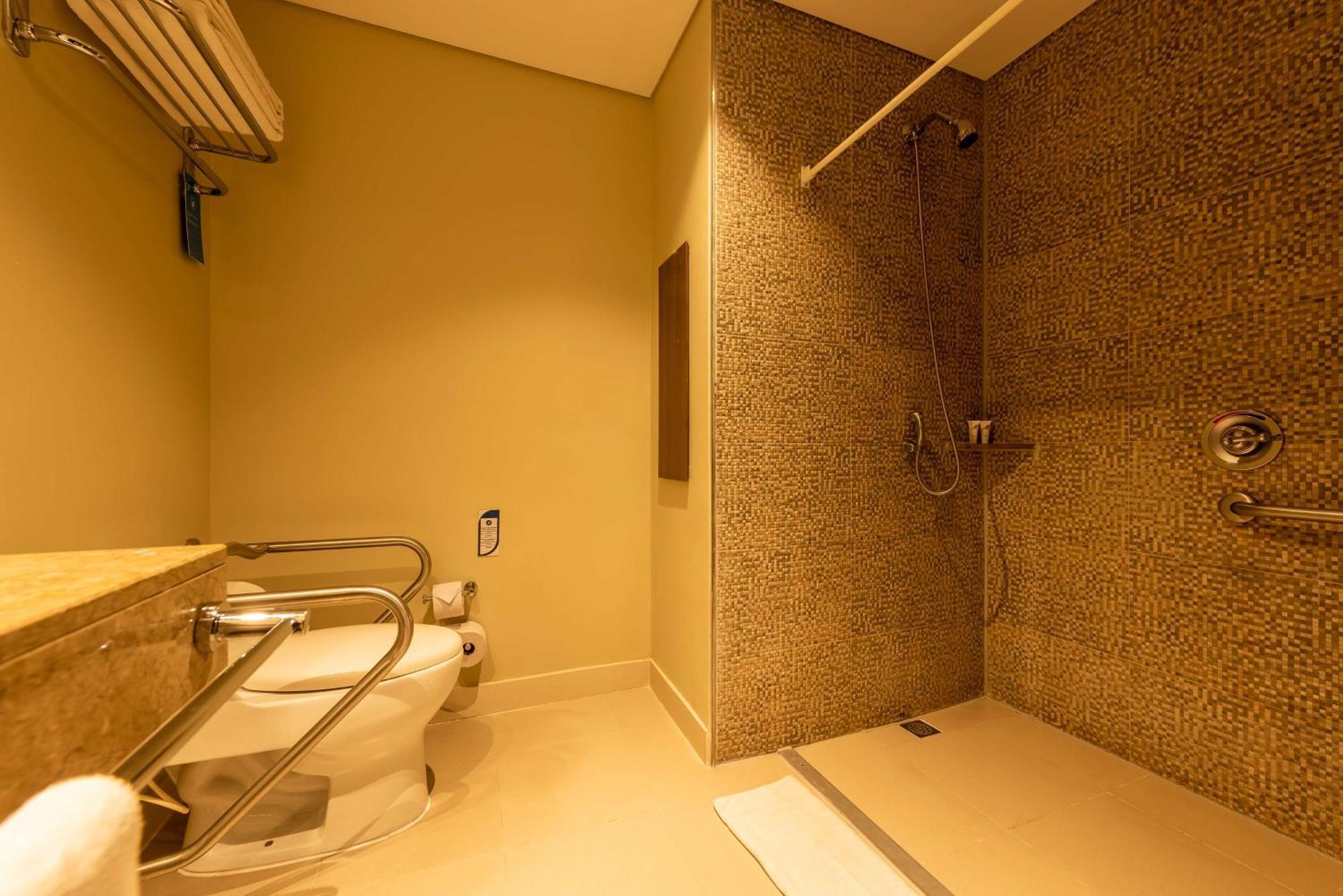 Hampton By Hilton 4*