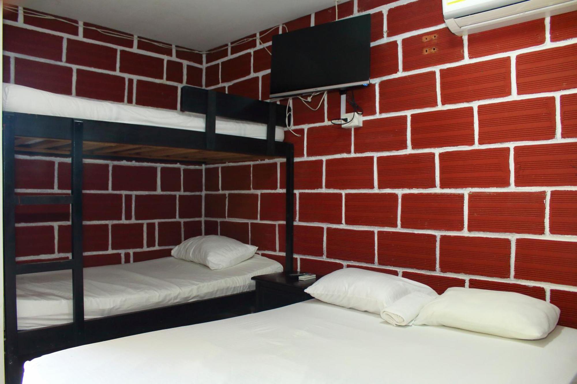 Hostal La Guaca (adults Only)
