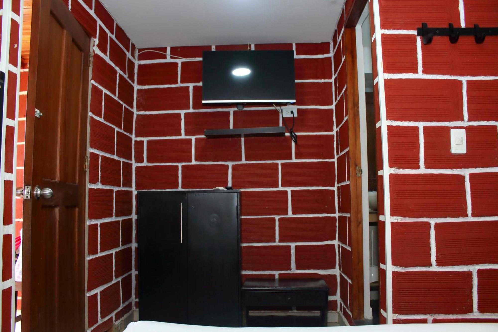 Hostal La Guaca (adults Only)