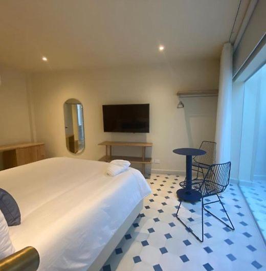 B Haus Boutique 4*