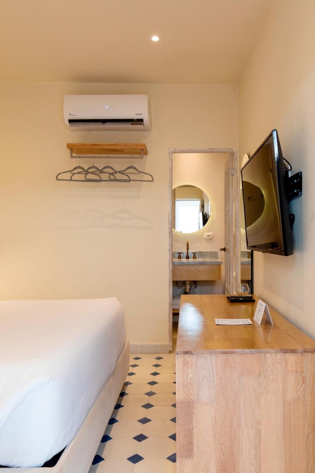 Hotel B Haus Boutique 4*