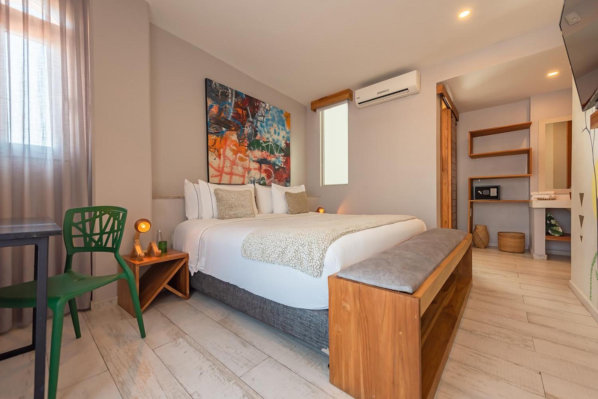 Townhouse Boutique Hotel 4*