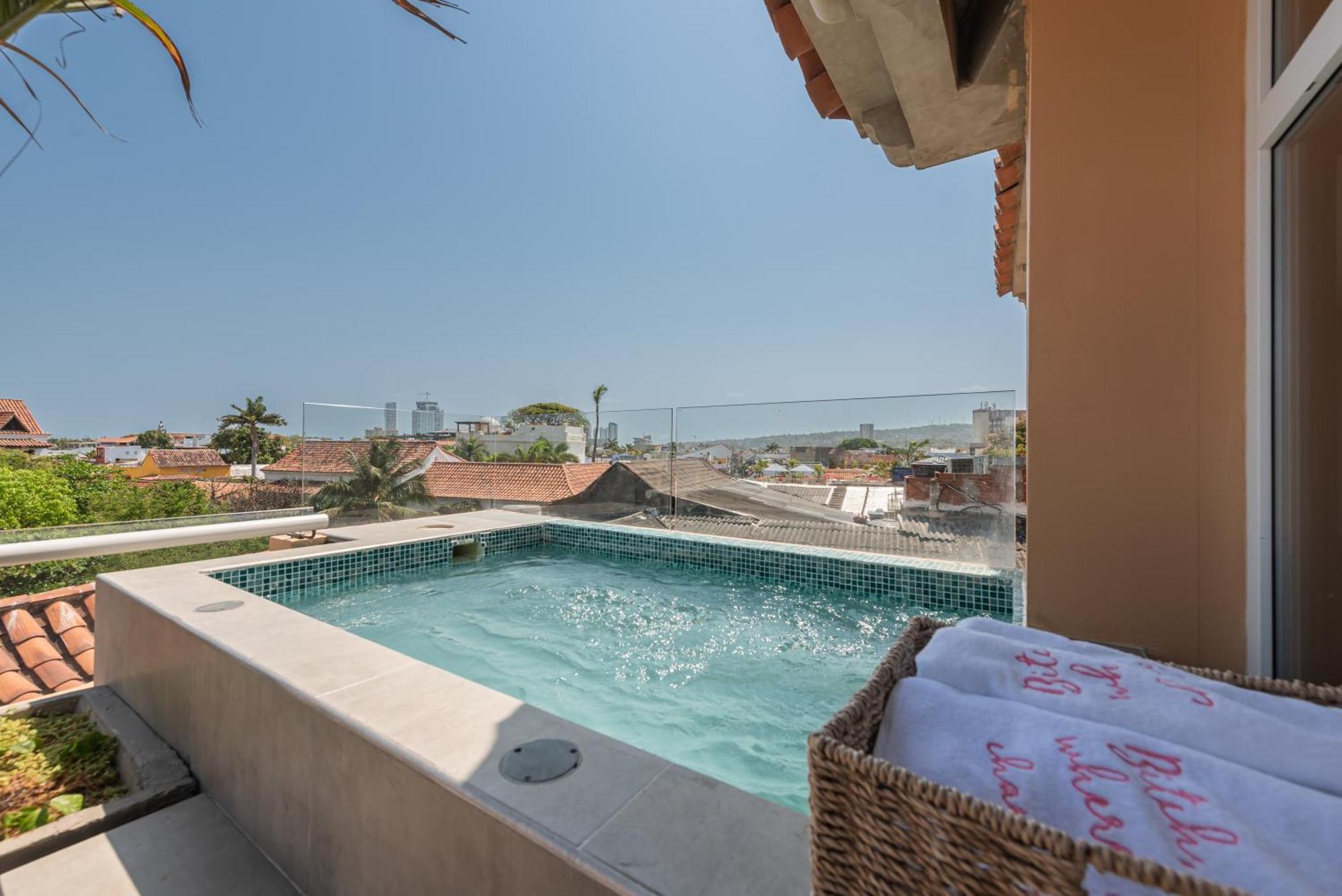 Townhouse Boutique Hotel 4*