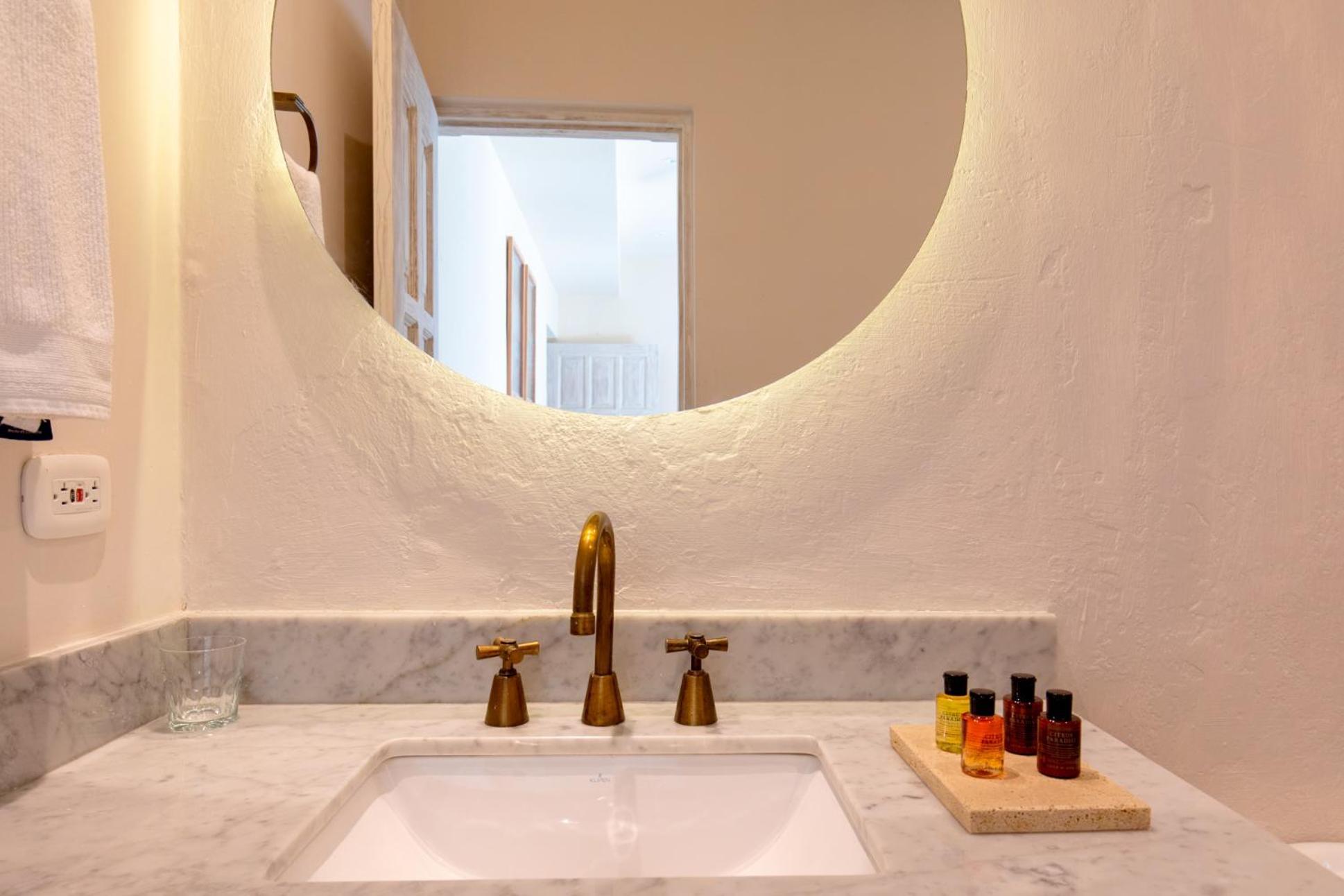 B Haus Boutique 4*