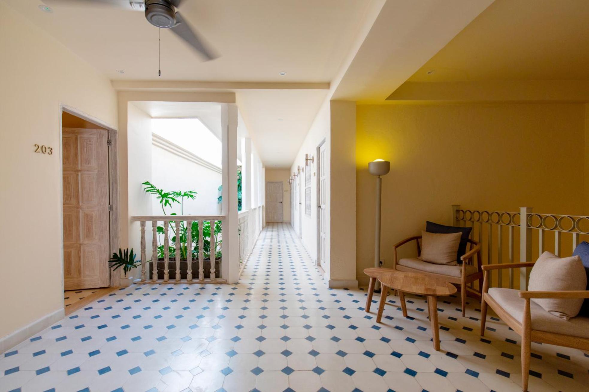 B Haus Boutique 4*