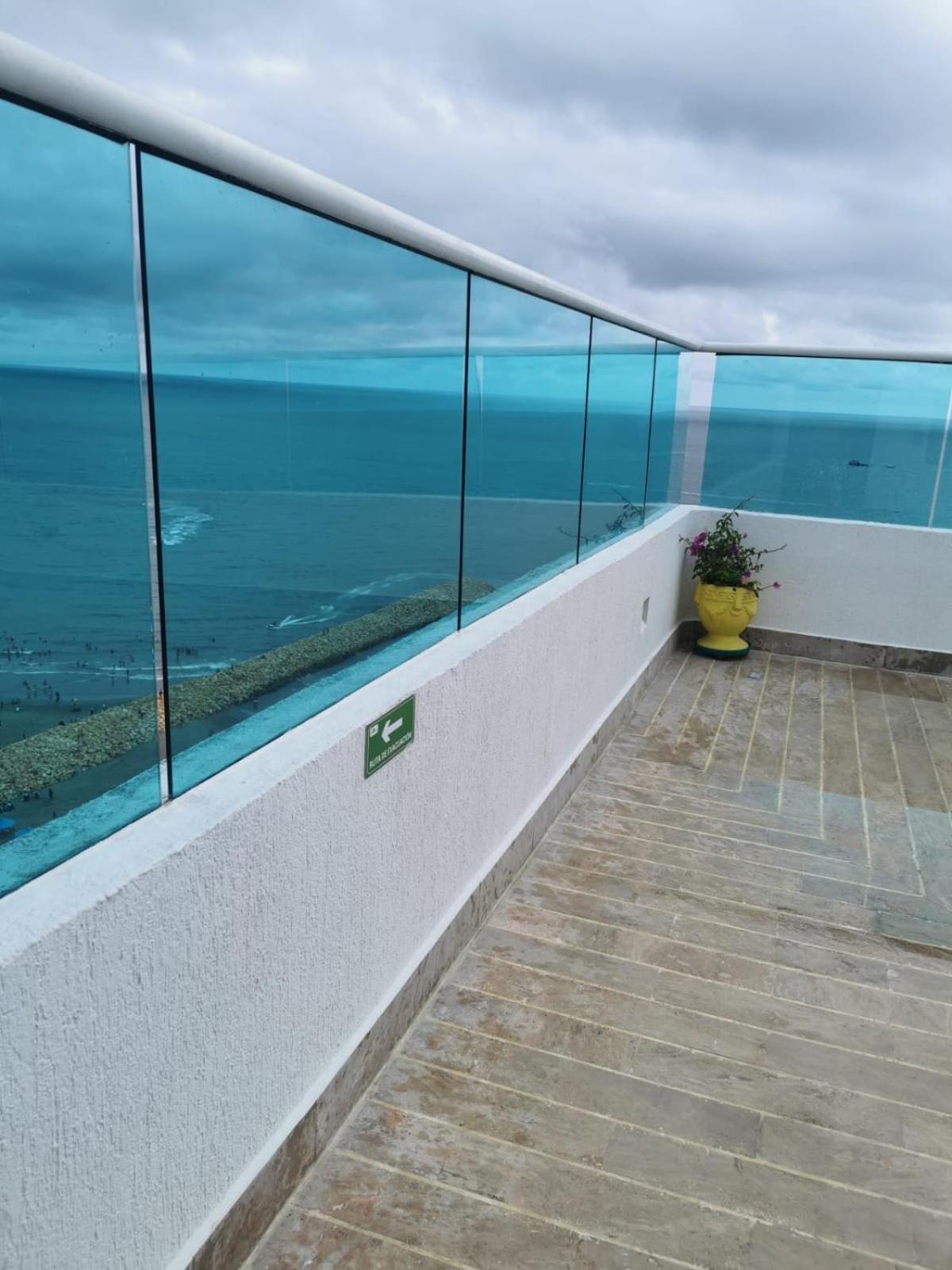 Apartment Alojamiento Frente Al Mar, Sector Bocagrande Mar Adentro 1305 *