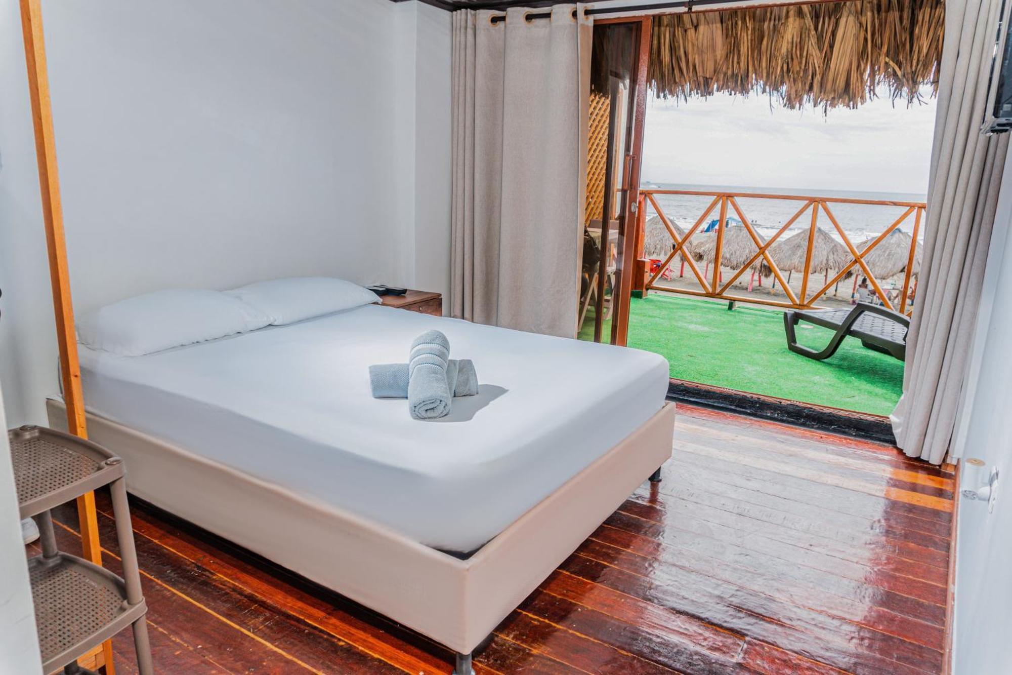 Hotel Yalis Sas *