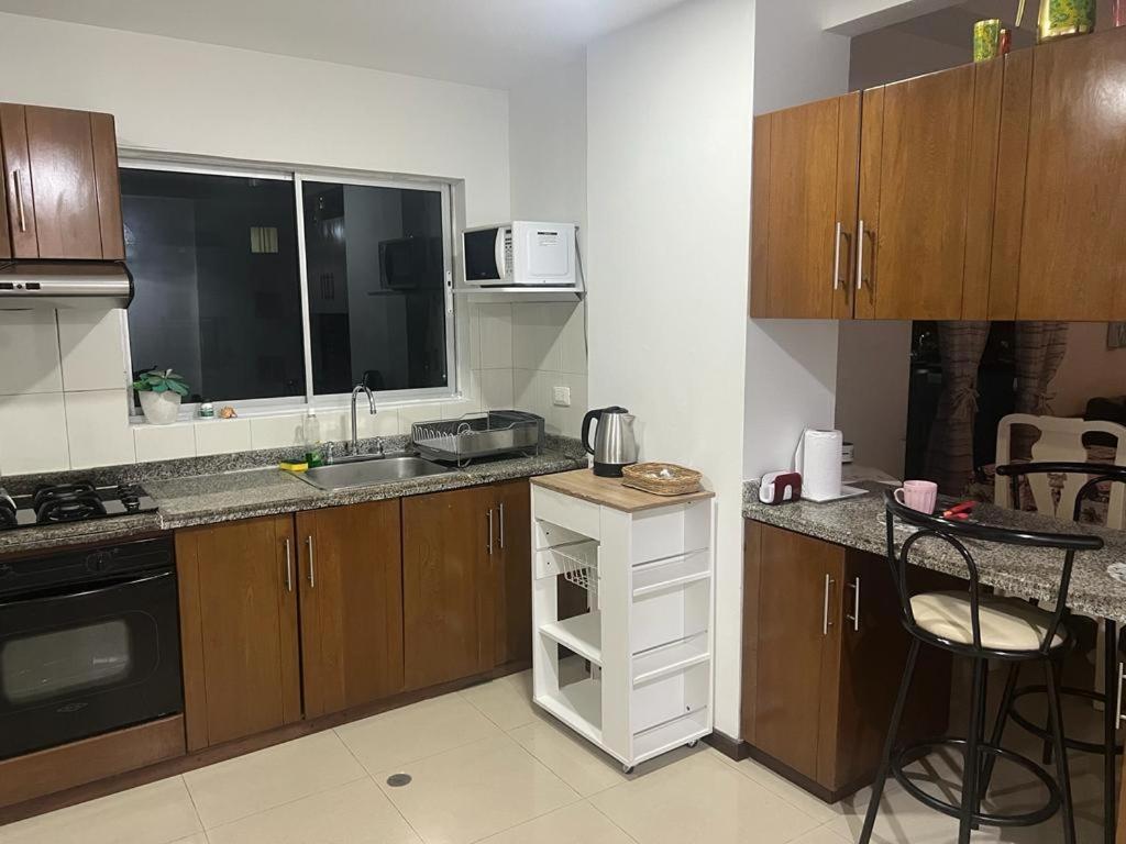 Exquisite In El Laguito Apartamento *