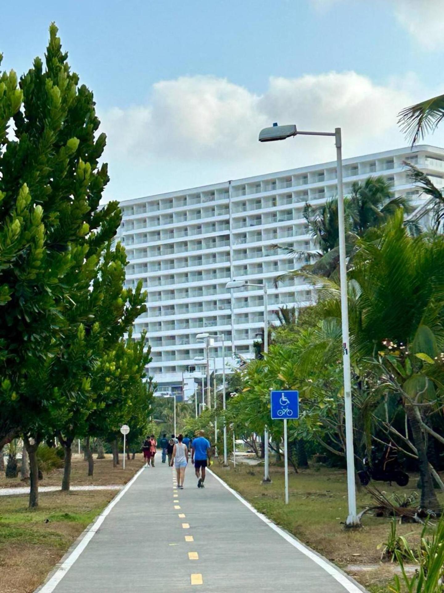 Estrena Ocean Front