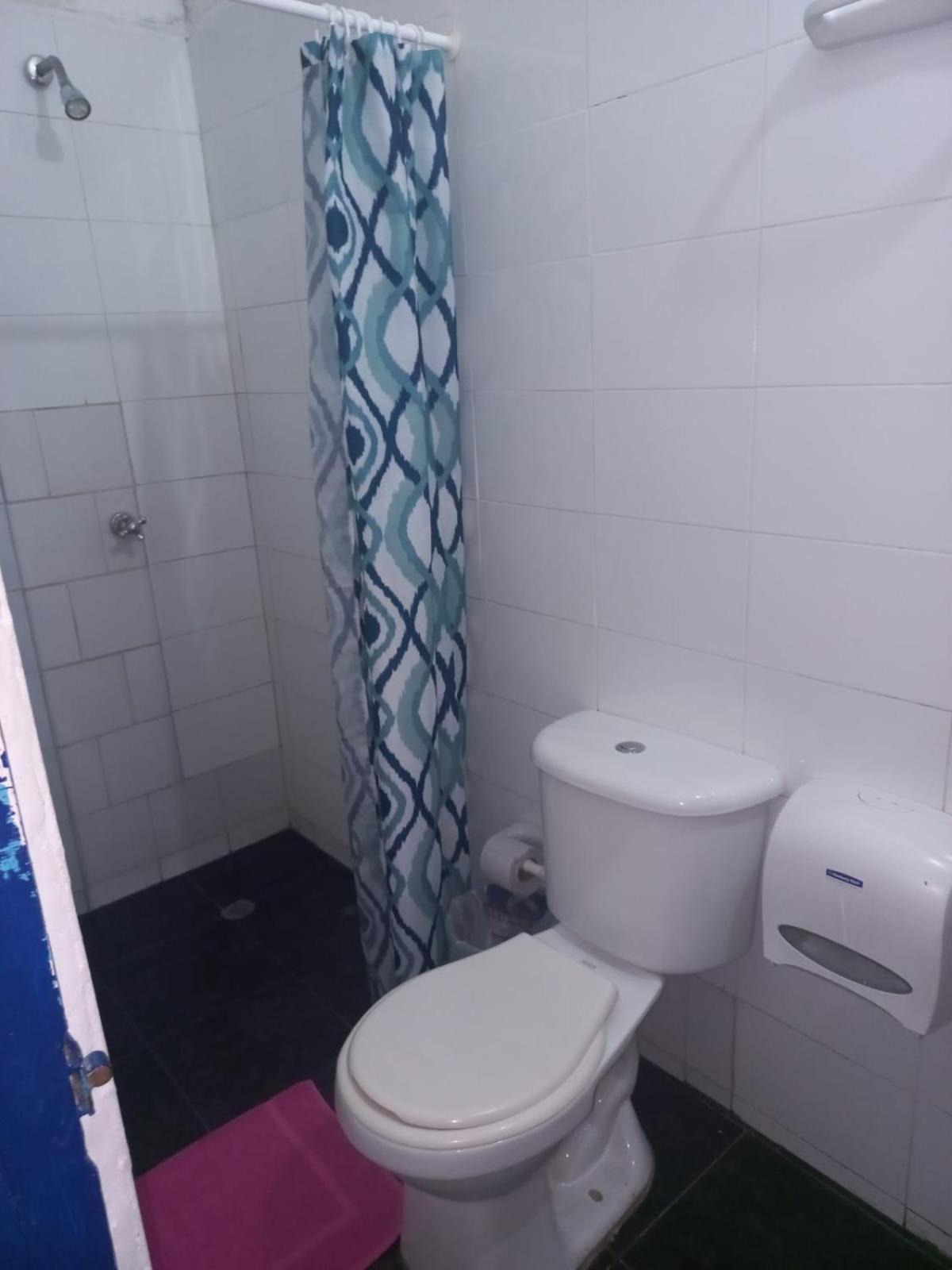 1811 Hostel