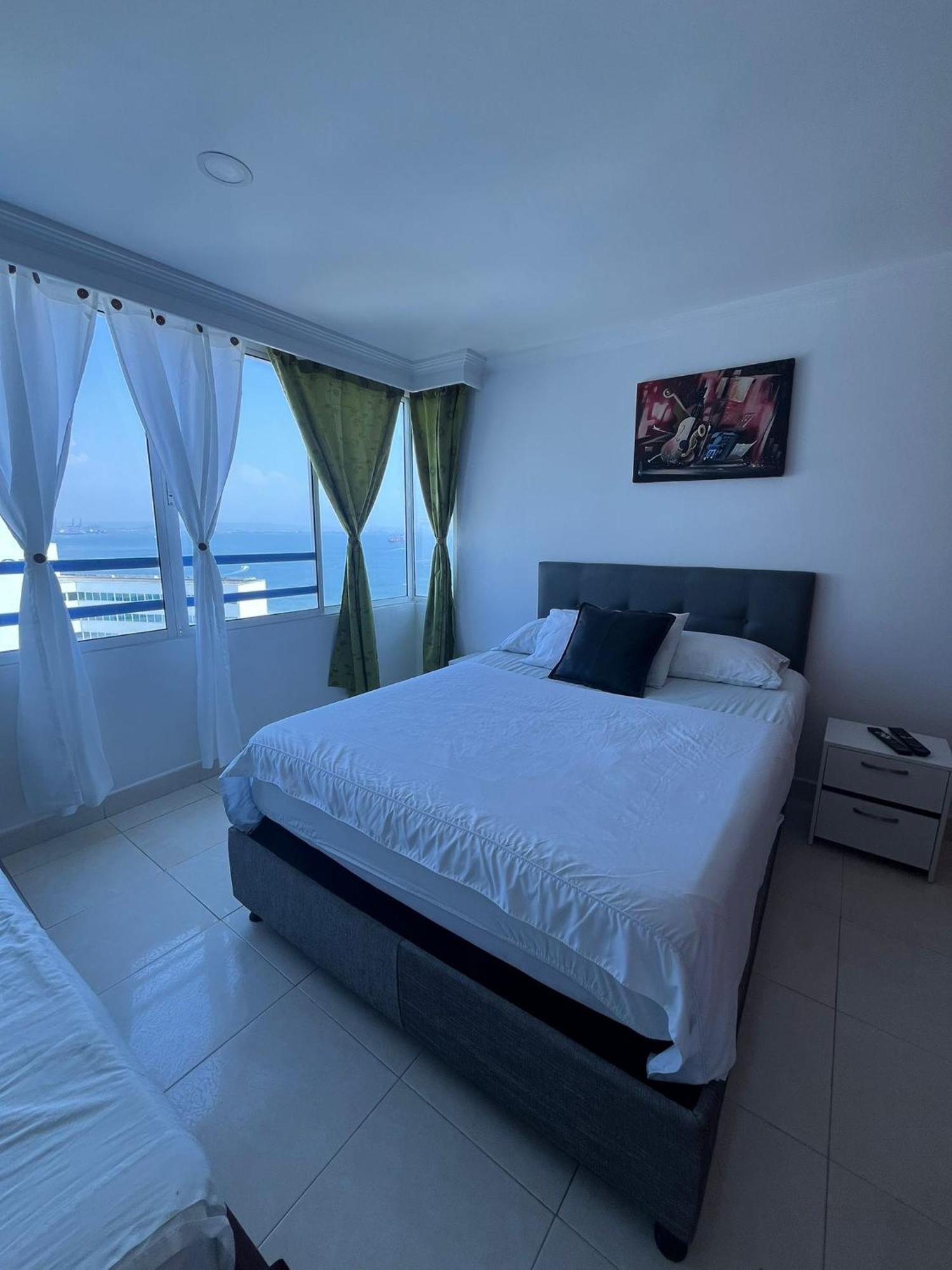 Apartamento Hermosos Frente A La Playa Piso 11 Y 14 Cartagena