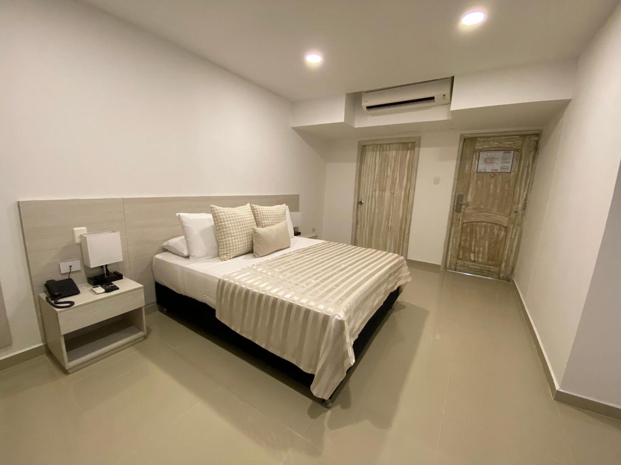Hotel Dorado Plaza Bocagrande 3*