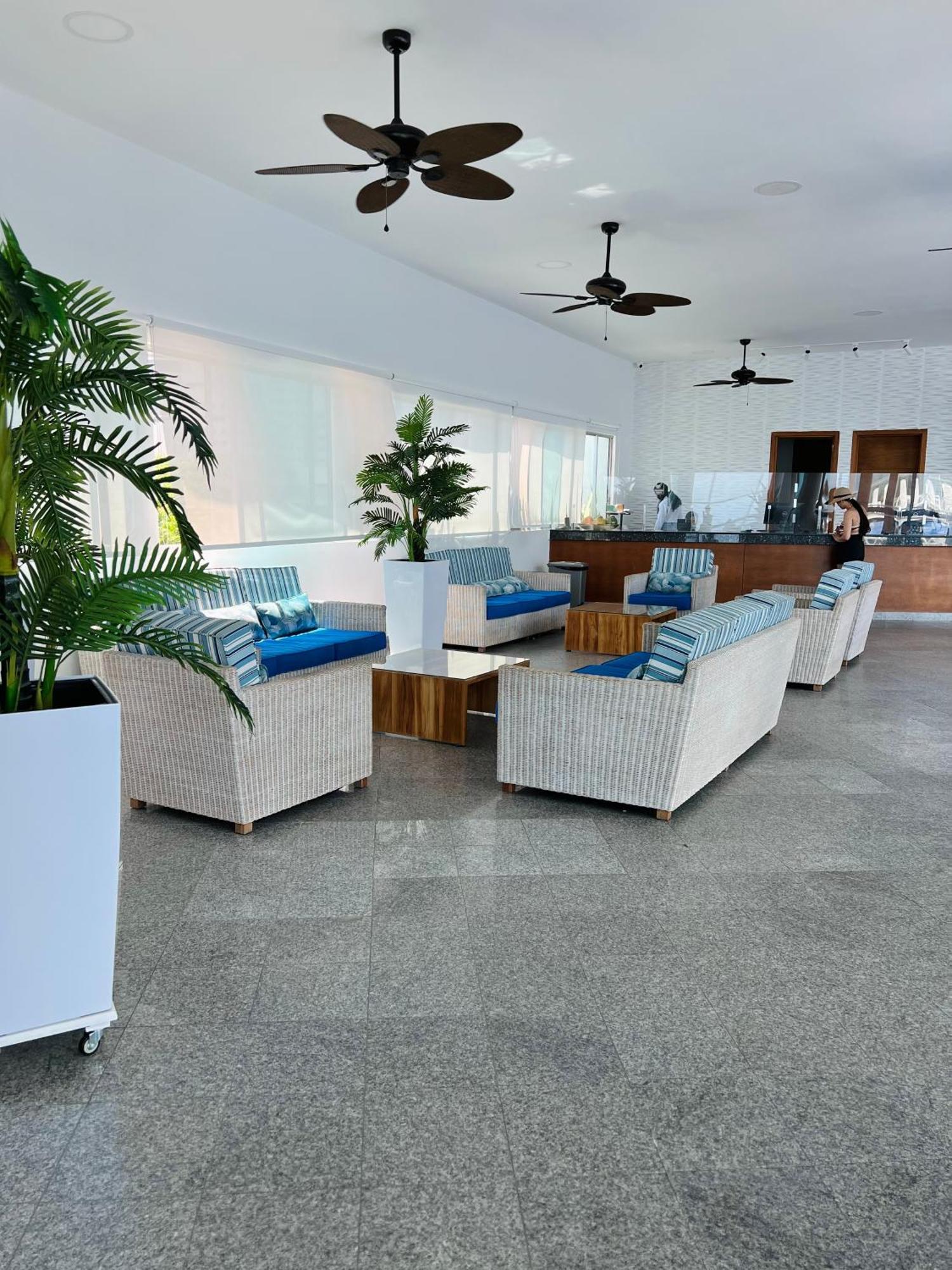 Espectacular Bocagrande, Frente Al Mar, Con Piscina Apartamento *
