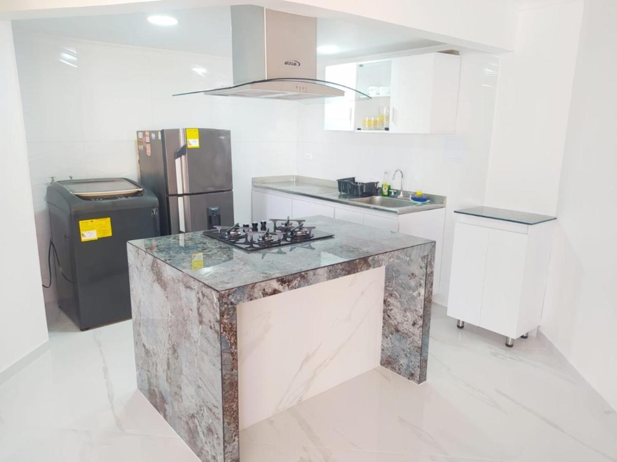Apartamento Apartamento Con Vista Al Mar-cerca Al Centro Historico-piso 9 M *