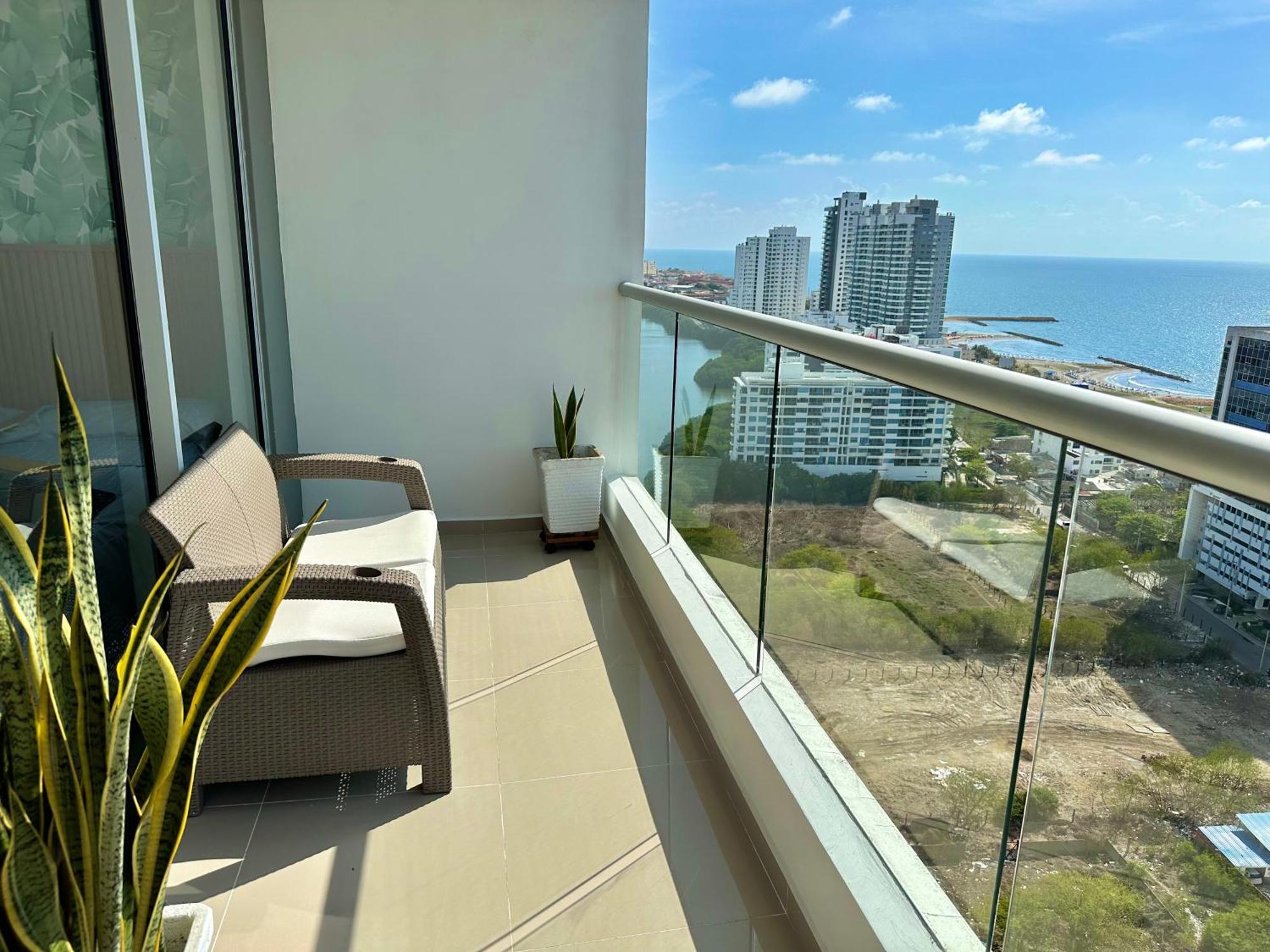 Great Sunsets & Sea Views, Near Beach&downtown Apartment