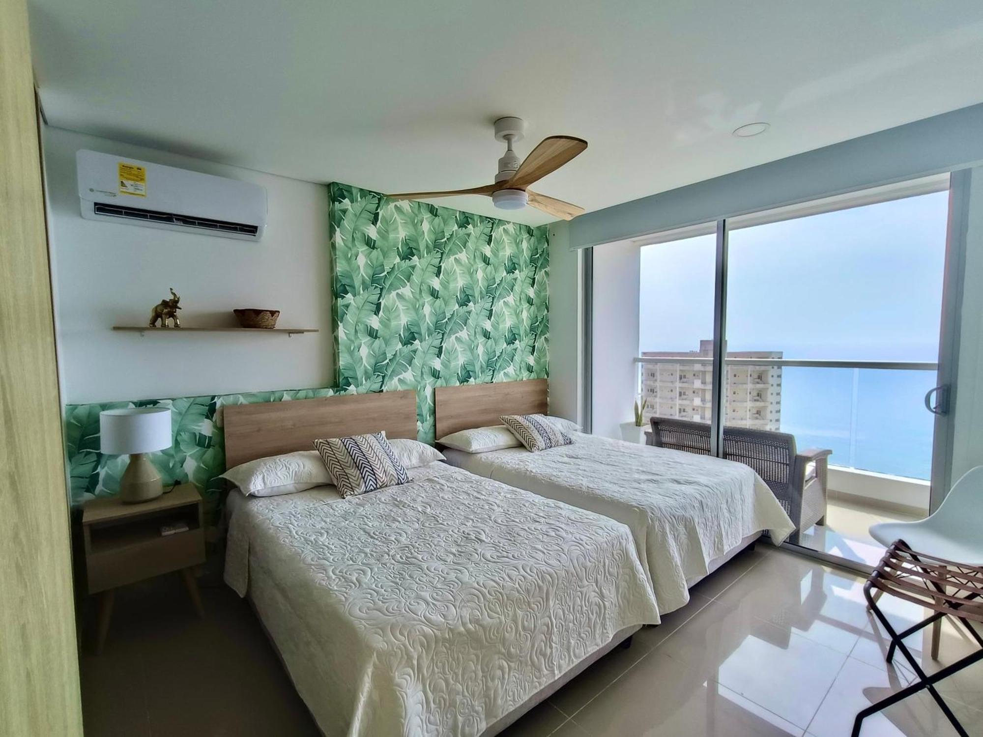Great Sunsets & Sea Views, Near Beach&downtown Apartment