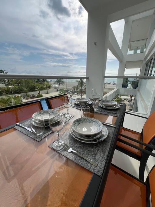 Apartment Beachfront Luxury *