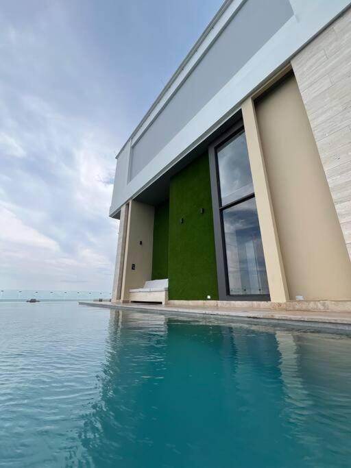 New Luxury In Apartment