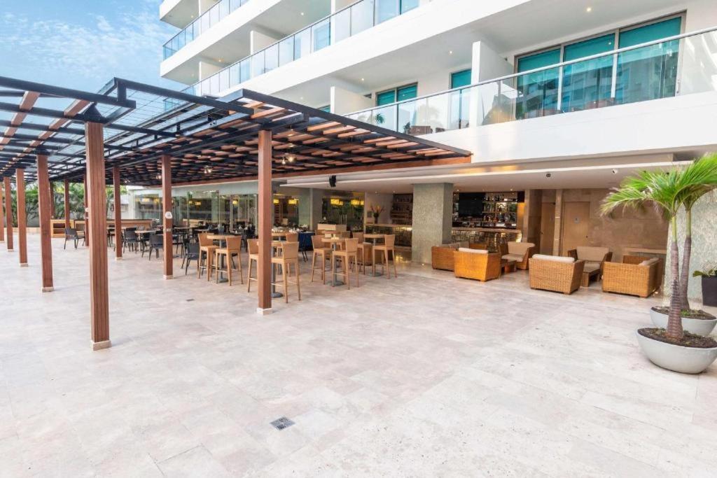 Cartagena, APARTAMENTO EN EDIFICIO CON SALIDA A LA PLAYA Apartamento