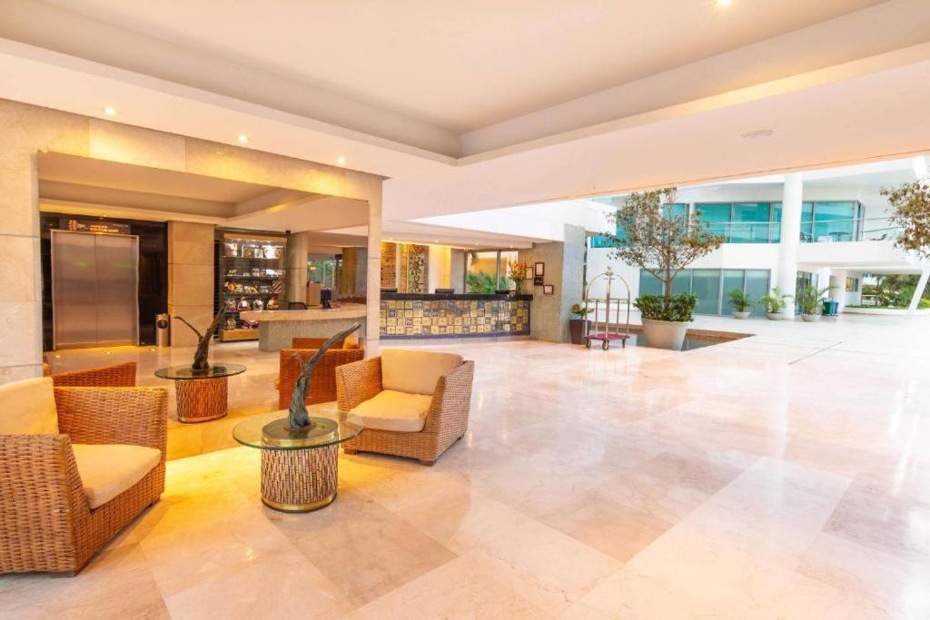 Cartagena, APARTAMENTO EN EDIFICIO CON SALIDA A LA PLAYA Apartamento *