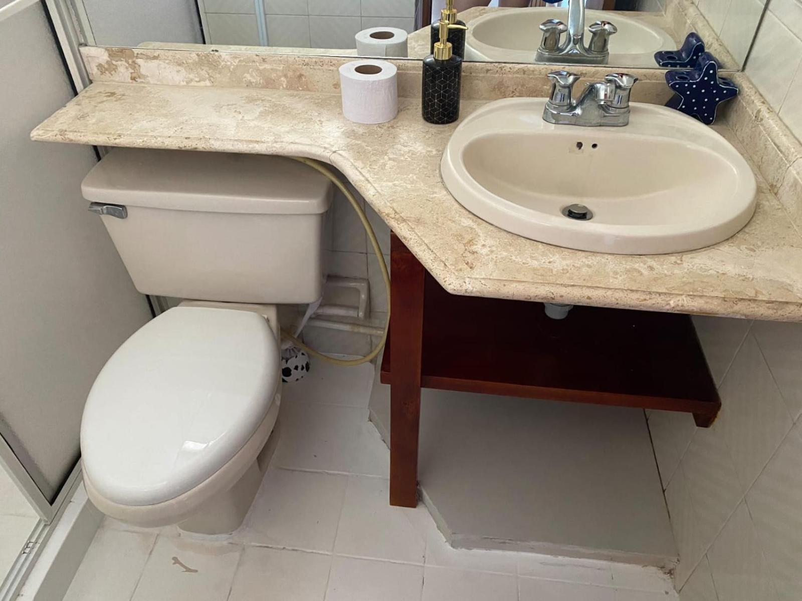 Doble Bano Privado Cerca Al Mar Y Bahia Homestay *