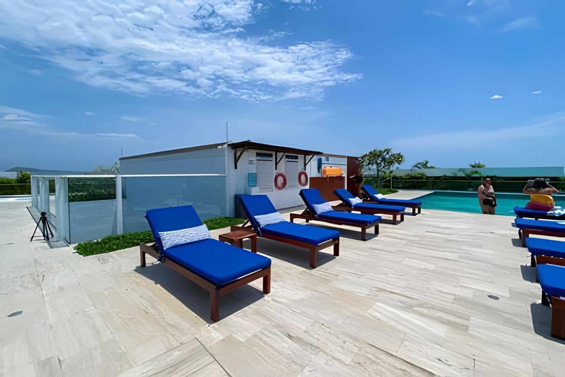 2 Jacuzzi Y Vista Mar. Frente A Playa Apartamento