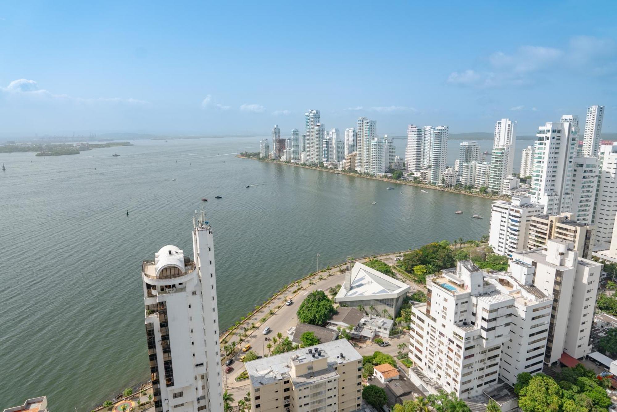 3bd Condo-amazing View-modern Apt-luxury Building Apartment