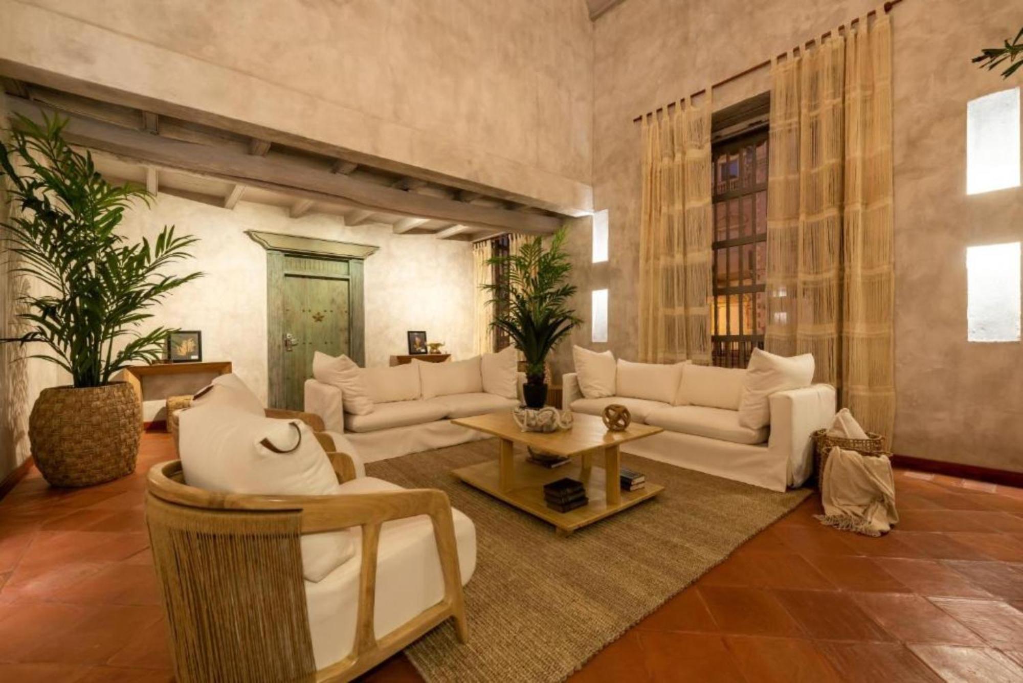 Moet Boutique Adutls Only Hotel