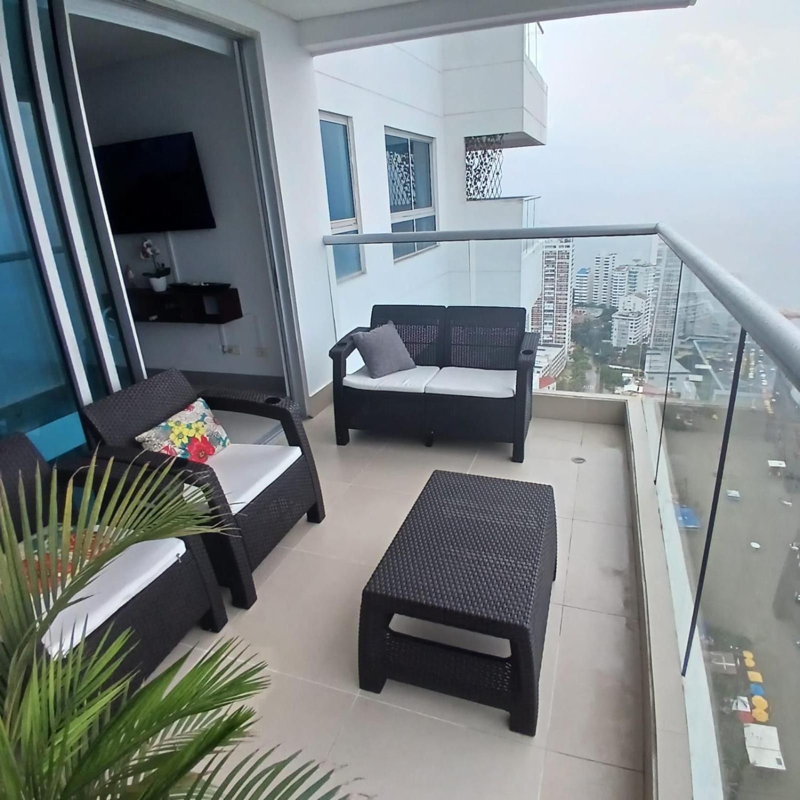 Apartamento 3404 Palmetto Frente A La Playa Cartagena