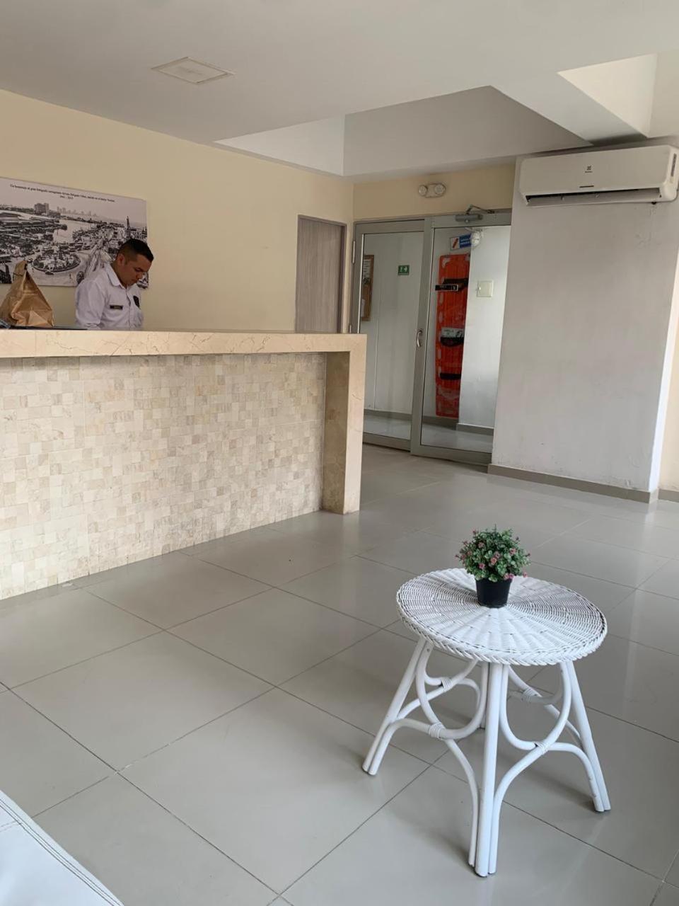 Comodo Apto 3 Hab Cerca Al Mar Apartamento