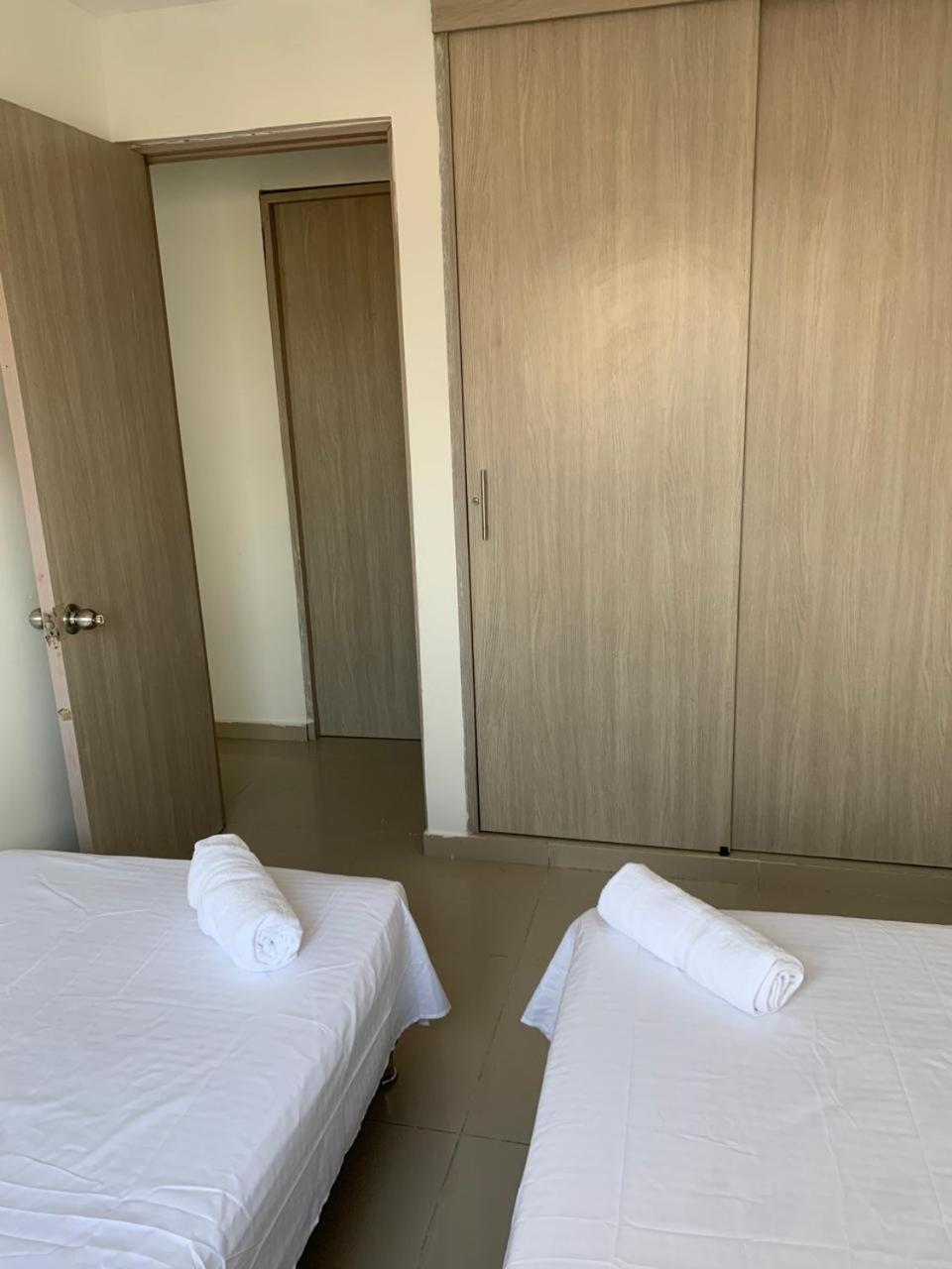 Comodo Apto 3 Hab Cerca Al Mar Apartamento *