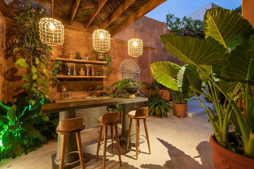 Luxury Tropical In Historic Villa Cartagena