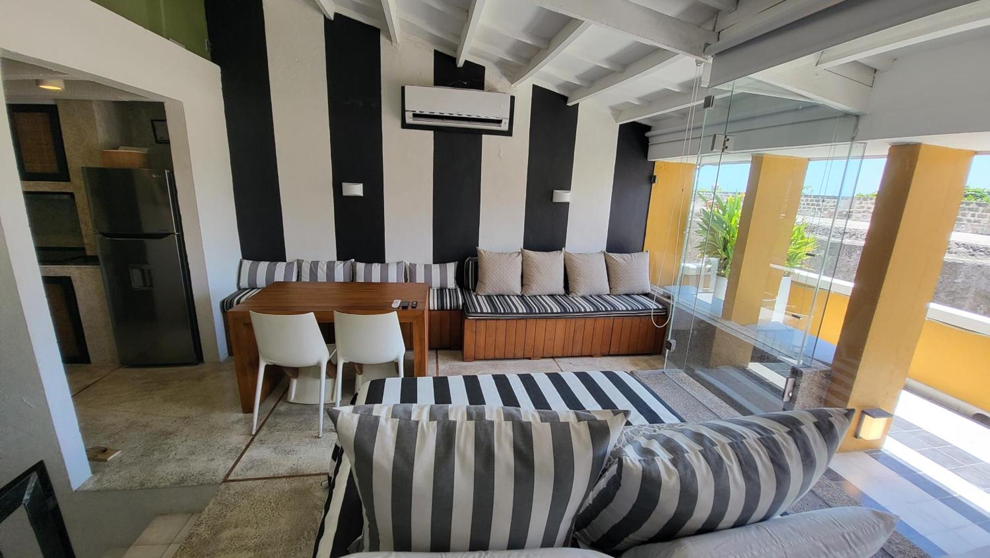 Apartamento Duplex Vista Al Mar Y Murallas Nuevo En La Ciudad Amurallada