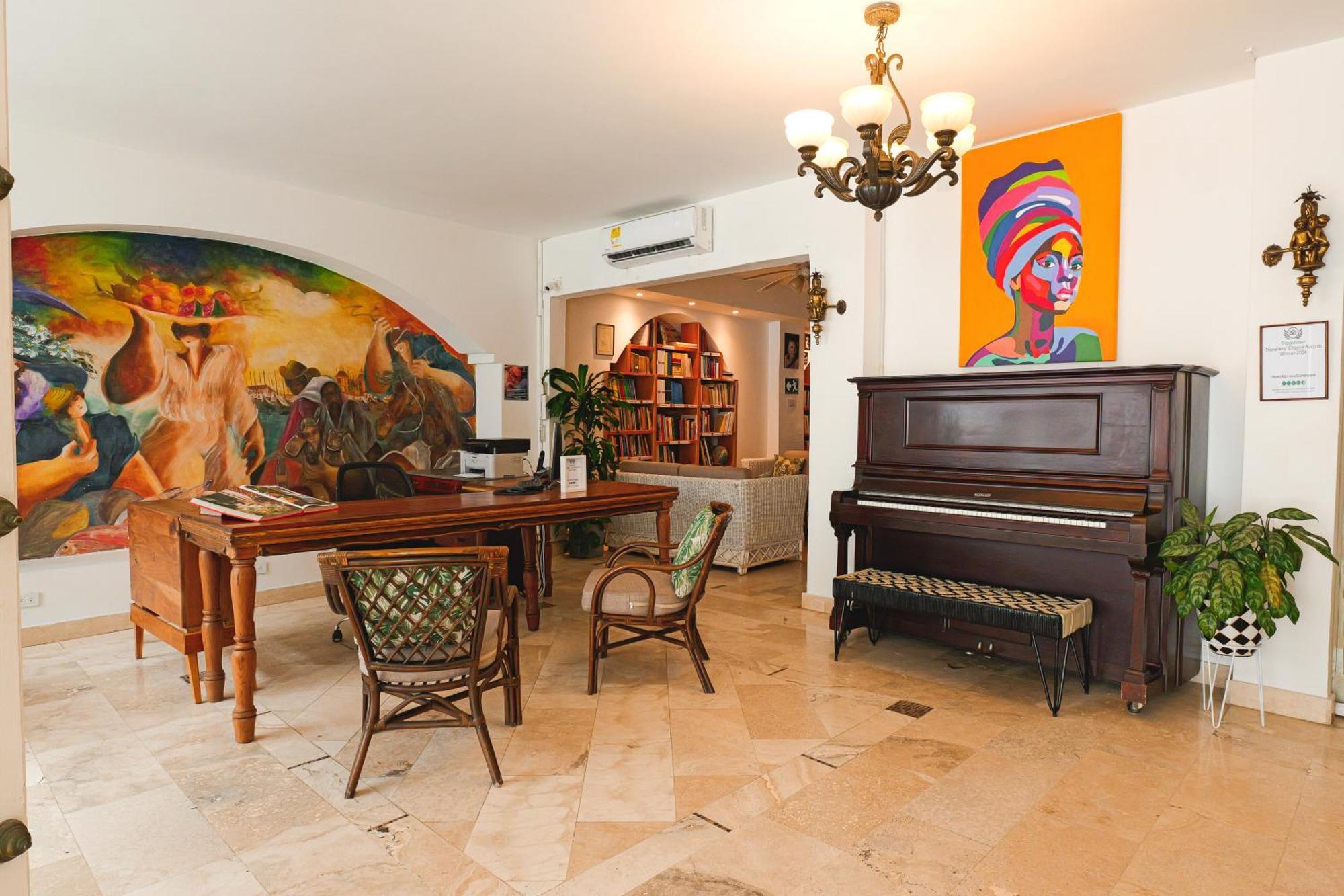 Kartaxa Hotel 4*