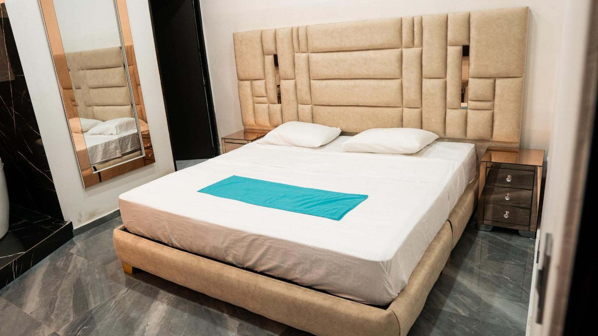Ch Capsula Getsemani Capsule hotel 3*