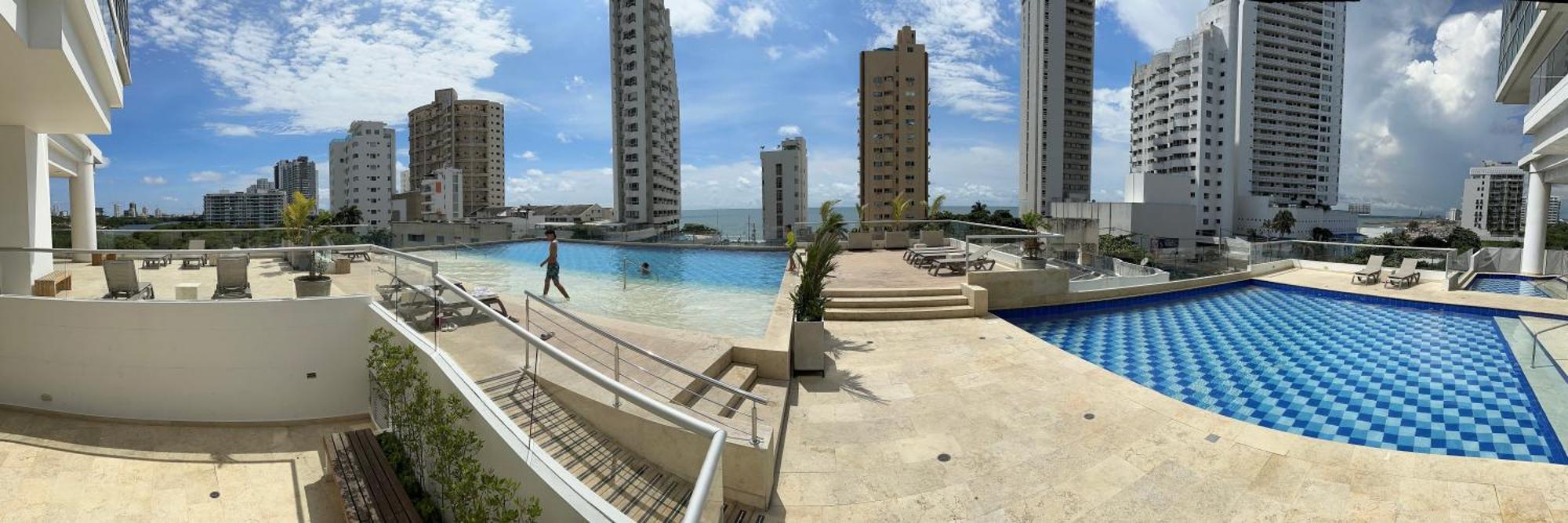 Apartment Modern 2 Story Penthouse, With Pool, & *