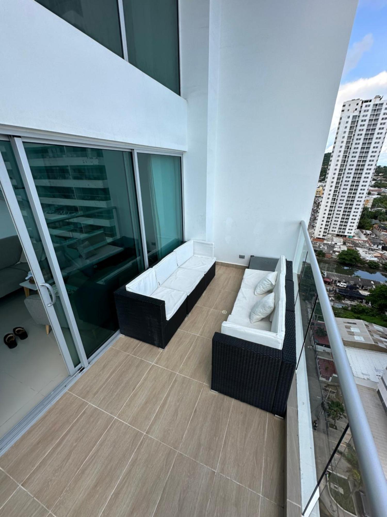 Apartment Modern 2 Story Penthouse, With Pool, &
