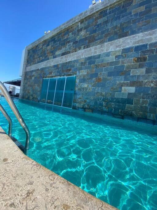 Apartment Phenomenal 2 Bedroom With Oceanview Balcony! *